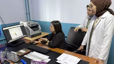 Ardahan'da öğretmenler AA'nın 'Yılın Fotoğrafları' oylamasına katıldı