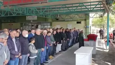 Özel halk otobüsünün çarpması sonucu ölen kadının cenazesi defnedildi