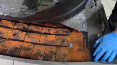 Ağrı'da 17 kilo 576 gram uyuşturucu bulunan tırın şoförü tutuklandı