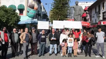 ANTALYA'DA 'YÜKSEK KİRA' PROTESTOSU
