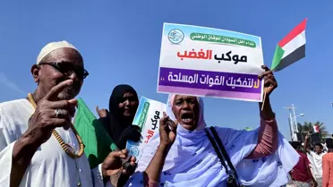 Sudan'da askerle siviller arasındaki 'çerçeve anlaşma' protesto edildi (2)
