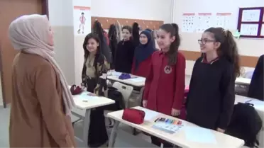 Şehit Mehmet Çifci İmam Hatip Ortaokulunda öğrencilere Çince kursu