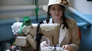Roman kahramanları ve mekanları okul koridorlarında hayat buluyor