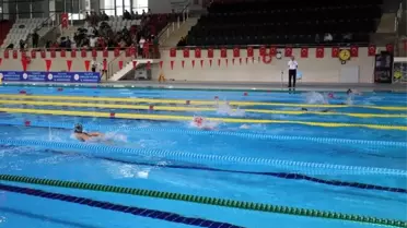 Kulaçları bölge şampiyonasına katılmak için attılar