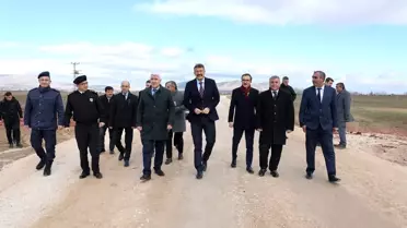 Vali Çelik, Altıntaş Üçhüyük -Yalnızsaray bağlantı yolu çalışmalarını inceledi