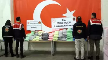 Bakan Soylu'dan Edirne'de TIR'da ele geçirilen uyuşturucu paylaşımı (2)
