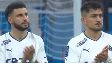 Acı haberi maçtan önce öğrendiler! Yıldız futbolcu saygı duruşu sırasında gözyaşlarını tutamadı