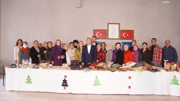 Ayvalık Belediye Başkanı Ergin, Yılbaşı Pazarı'nı Ziyaret Etti