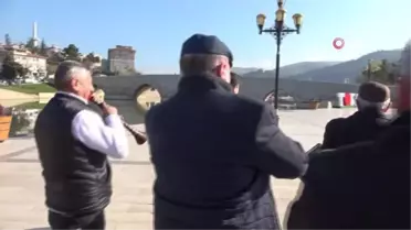 Davullu zurnalı EYT kutlaması