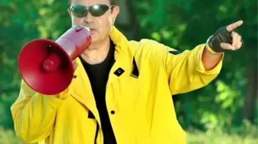 Güldür Güldür Yılbaşı Sadettin Teksoy kimdir? Sadettin Teksoy kaç yaşında, nereli? Sadettin Teksoy yılbaşında hangi şarkıyı söyledi?