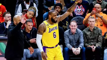 Lebron James'den double-double