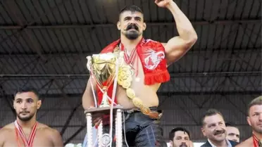 Son Kırkpınar Başpehlivanı Cengizhan Şimşek'e büyük şok! Unvanları geri alınarak diğer finalist Mustafa Taş'a verildi