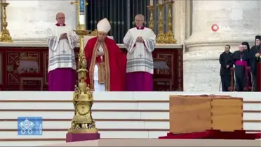 Eski Papa 16. Benedict, Vatikan'da defnedildi