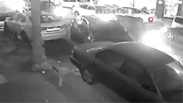 Polisin 'dur' ihtarına uymadı, 3 araca çarpıp koşarak kaçtı... O anlar kamerada