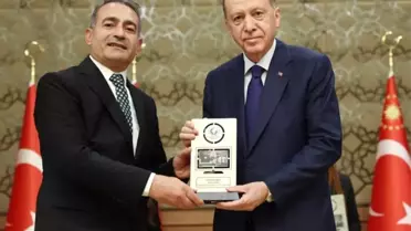 Cumhurbaşkanı Erdoğan'dan Şanlıurfa'daki iki televizyona ödül