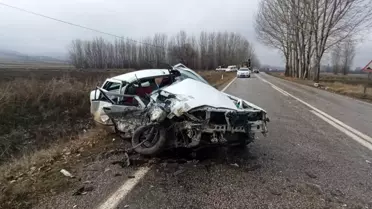 Tokat'ta hafif ticari araç ile otomobil çarpıştı, 1 kişi öldü, 6 kişi yaralandı