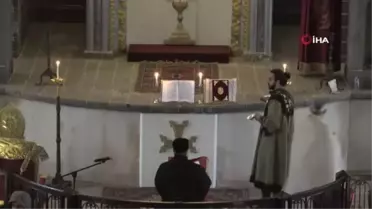 Surp Giragos Ermeni Kilisesi'nde 8 yıl sonra ilk Noel ayini