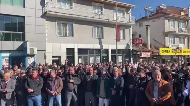 Uşaklı Tütün Üreticisi: 2018-2019 Senesinde 4,5 Ton Tütün Sattım. Bunun 1,5 Tonuna, 30 Bin Liraya Traktör Aldım. Şu Anda 5 Ton Tütüne Bir Traktör...