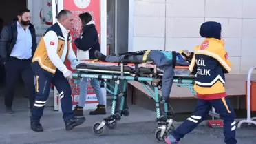 Kars'ta öğrenci servisinin devrilmesi sonucu 1 öğrenci öldü, 14 öğrenci yaralandı