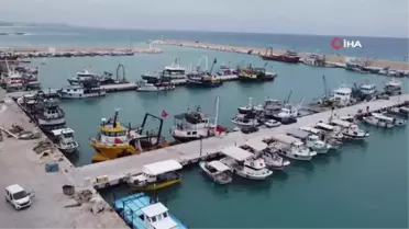 Akdeniz'de ekmek teknelerine fırtına molası