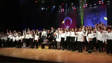 Müjdat Gezen... 70. SANAT YILINA GÖRKEMLİ KUTLAMA!