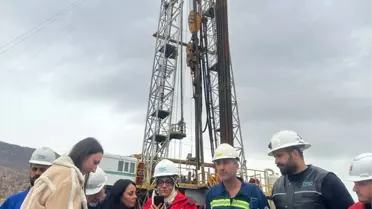 Şehit Esma Çevik'in ailesi Şırnak'ta şehidin isminin verildiği petrol kuyularını gezdi
