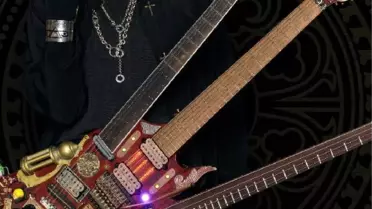 Dünyaca ünlü gitar virtüözü Steve Vai, 2 konser için Türkiye'de