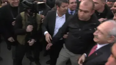 Kılıçdaroğlu, Gaziantep'te… Yurttaşlar Kılıçdaroğlu'nu Havalimanında 'İktidar' Sloganı ile Karşıladı