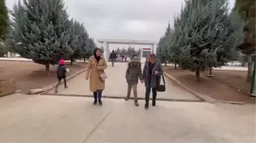 Cumhurbaşkanı Erdoğan'ın tedavisini üstlendiği küçük Taha ilk karne sevincini yaşadı