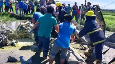 Filipinler Hava Kuvvetlerine ait uçak tarlaya düştü: 2 ölü