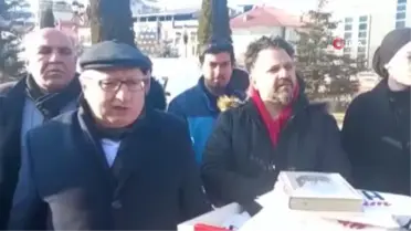 CHP Erzurum'da Kur'an-ı Kerim dağıttı, vatandaşlar birbirleriyle yarıştı