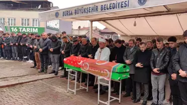 Bursa'da kazada ölen genç gözyaşları arasında toprağa verildi