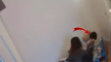 Çocuklarının davranışlarından şüphelenip odasına gizli kamera koyan anne-baba, görüntüleri izleyince karakola koştu