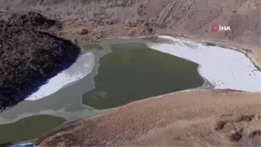 Gölleri donan Nemrut Kalderası'ndan kartpostallık görüntüler