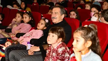 Sömestirde 2 Bin 700 Tepebaşılı Çocuk Tiyatroyla Buluştu
