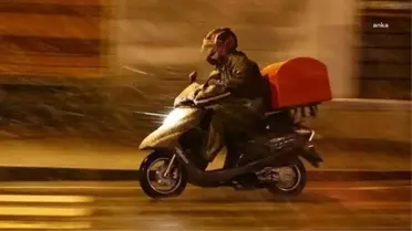 İstanbul Valisi Yerlikaya: Saat 18.00'den İtibaren Elektrikli Scooter ve Motosikletlerin Trafiğe Çıkışına İzin Verilmeyecek