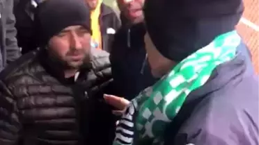 Rakip takımın taraftarına mandalina ikram ettiler