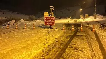 Siirt-Şırnak kara yolu kar ve tipi nedeniyle ulaşıma kapandı