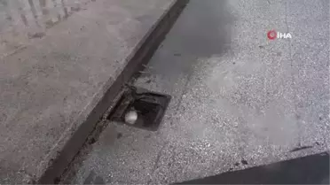 Karayollarındaki rögar kapaklarını çaldılar