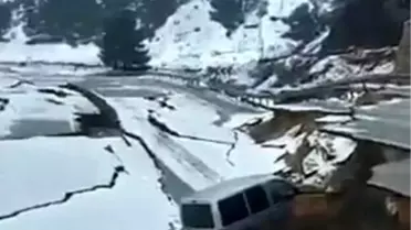 Çöken Adana Antep otobanından çarpıcı görüntü