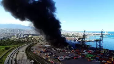 İskenderun Limanı'ndaki yangına ekipler havadan ve karadan müdahale ediyor