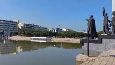 İskenderun sahilini basan deniz suyu çekildi