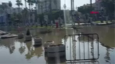 İSKENDERUN SAHİLİNİ BASAN DENİZ SUYU ÇEKİLDİ