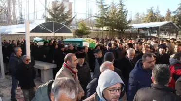 Depremde hayatını kaybeden beş kişilik aile memleketleri Isparta'da toprağa verildi