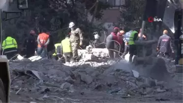 Adana'da yüzlerce bina ağır hasarlı