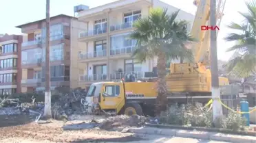 İSKENDERUN'DA 8 KİŞİNİN KURTARILDIĞI 'EDA APARTMANI'NDA UMUTLU BEKLEYİŞ