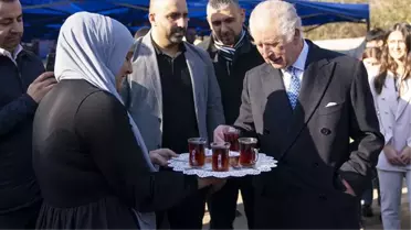 İngiltere Kralı Charles Londra'daki deprem gönüllüsü Türkleri ziyaret etti