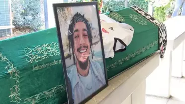 'MAESTRO' OLARAK BİLİNEN RAPÇİ BERK KARADAŞ SON YOLCULUĞUNA UĞURLANDI