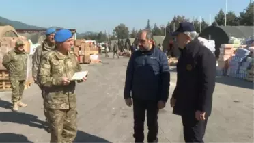 Mehmetçik, Antakya'da 15 bin ekmek, 10 bin kişilik yemek dağıtıyor