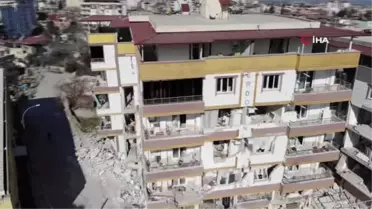 Depremde öleceğini düşünürken bebeği oldu